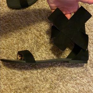 Betsy Johnson black bow sandals